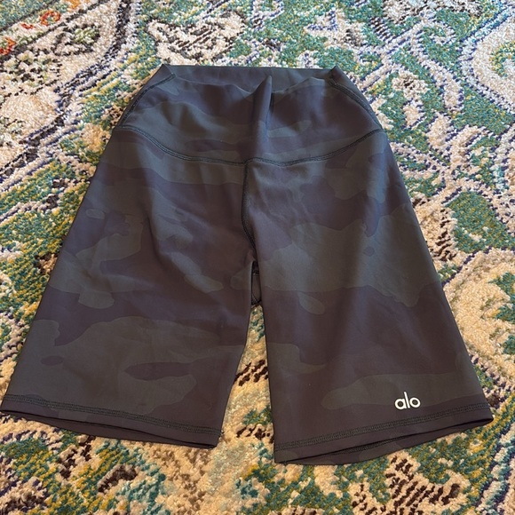 Alo High Waist Raptor Short - Picture 2 of 3